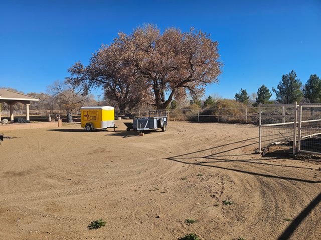 2686 Della Road SW, Albuquerque, NM 87105