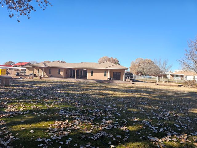 2686 Della Road SW, Albuquerque, NM 87105