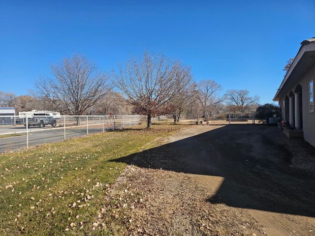 2686 Della Road SW, Albuquerque, NM 87105