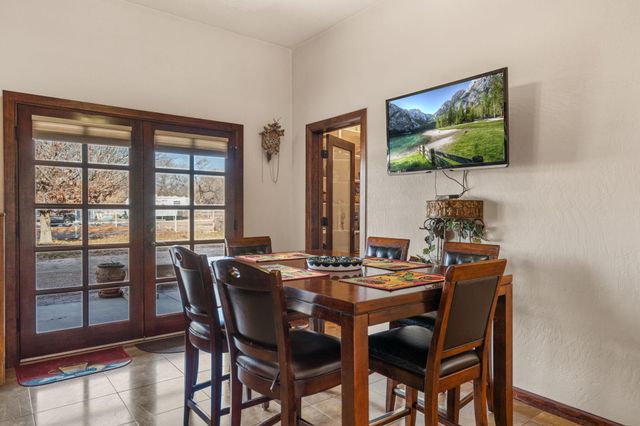 2686 Della Road SW, Albuquerque, NM 87105