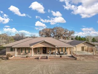 2686 Della Road SW, Albuquerque, NM 87105