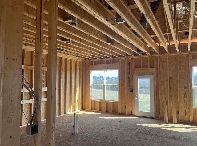 1012 Pinnacle Way, Lawrenceburg, KY 40342