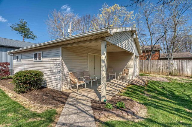 7766 Meadow Lane, Newburgh, IN 47630