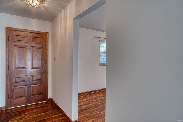 7766 Meadow Lane, Newburgh, IN 47630