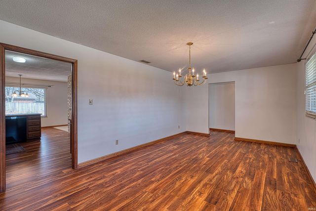 7766 Meadow Lane, Newburgh, IN 47630
