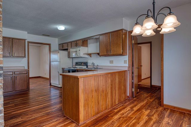 7766 Meadow Lane, Newburgh, IN 47630