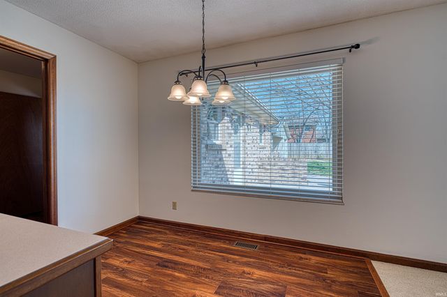 7766 Meadow Lane, Newburgh, IN 47630