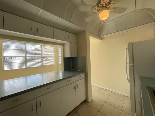 9431 Live Oak Pl 203, Davie, FL 33324