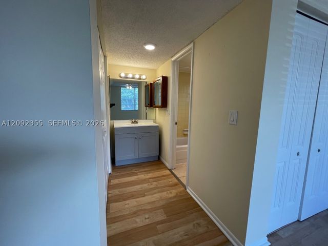 9431 Live Oak Pl 203, Davie, FL 33324