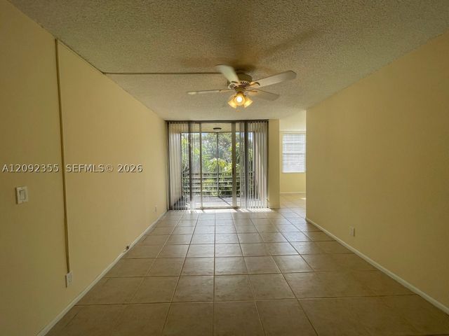 9431 Live Oak Pl 203, Davie, FL 33324