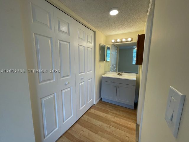 9431 Live Oak Pl 203, Davie, FL 33324