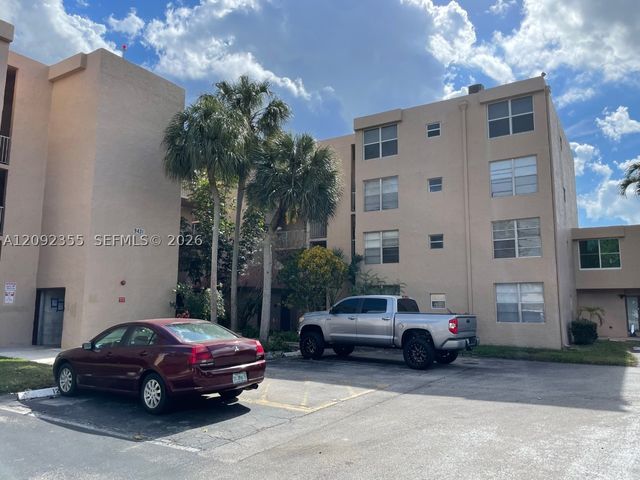 9431 Live Oak Pl 203, Davie, FL 33324