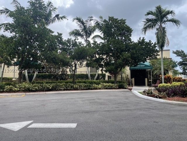 9431 Live Oak Pl 203, Davie, FL 33324
