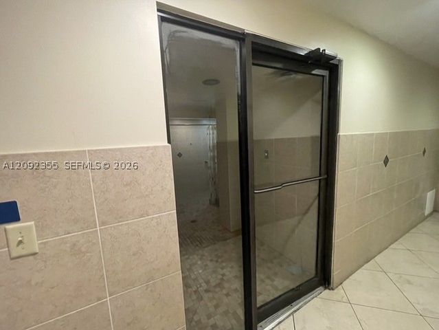 9431 Live Oak Pl 203, Davie, FL 33324