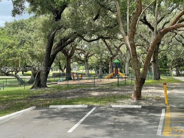 9431 Live Oak Pl 203, Davie, FL 33324
