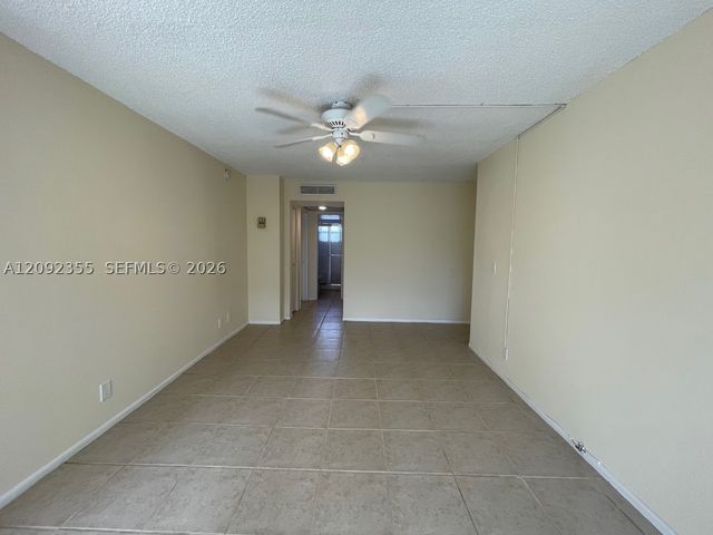9431 Live Oak Pl 203, Davie, FL 33324