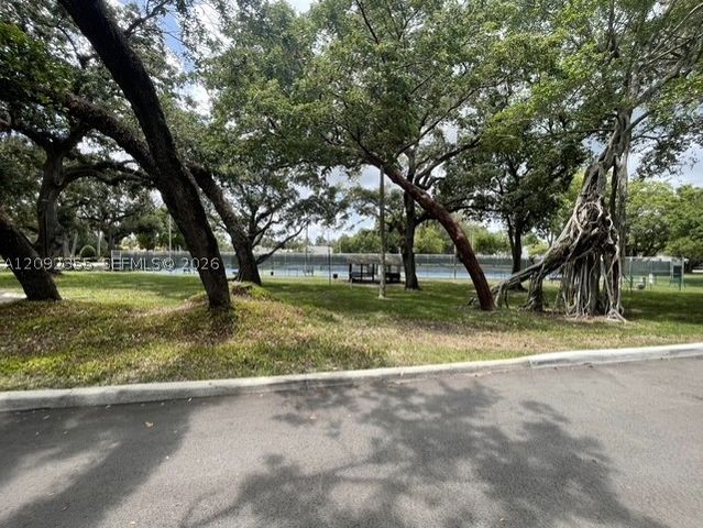 9431 Live Oak Pl 203, Davie, FL 33324