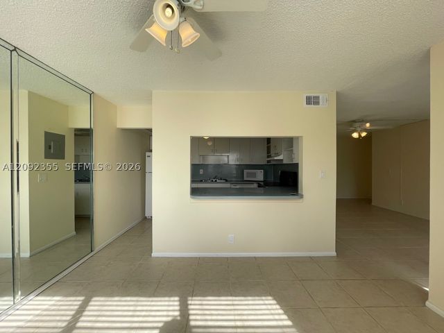 9431 Live Oak Pl 203, Davie, FL 33324
