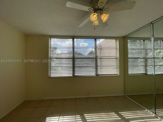 9431 Live Oak Pl 203, Davie, FL 33324