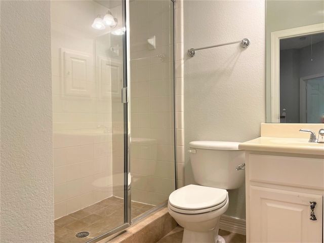 2480 Worthington Street, Dallas, TX 75204