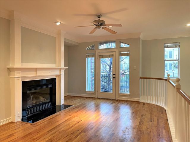 2480 Worthington Street, Dallas, TX 75204