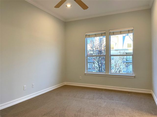 2480 Worthington Street, Dallas, TX 75204
