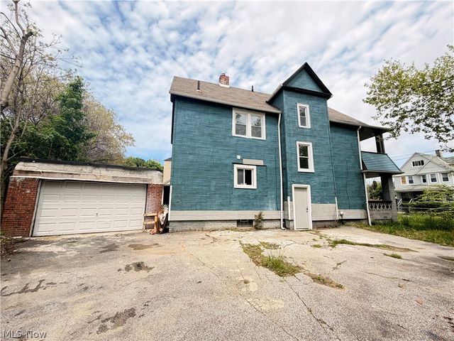 1350 Russell Road, Cleveland, OH 44103