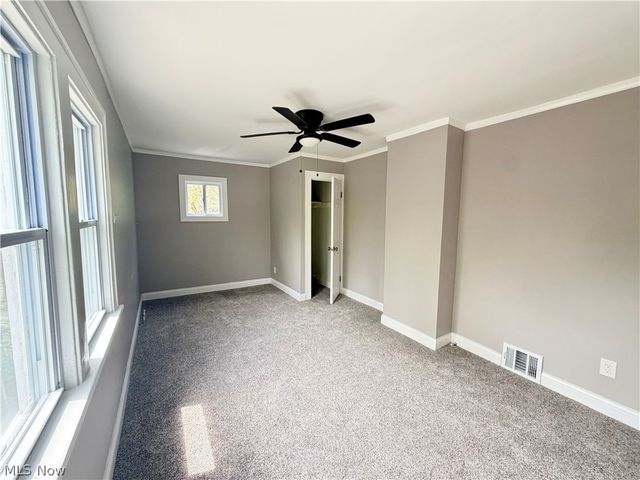 1350 Russell Road, Cleveland, OH 44103