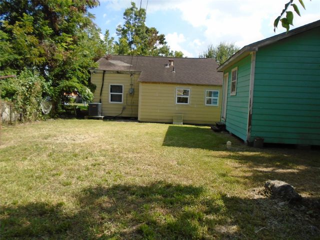 7527 Erath Street, Houston, TX 77023