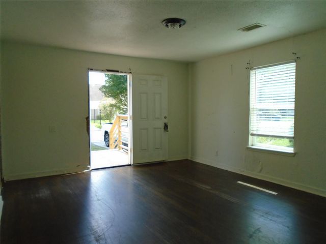 7527 Erath Street, Houston, TX 77023