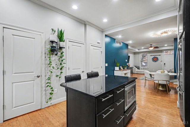 406 Stanley Avenue, Cincinnati, OH 45226