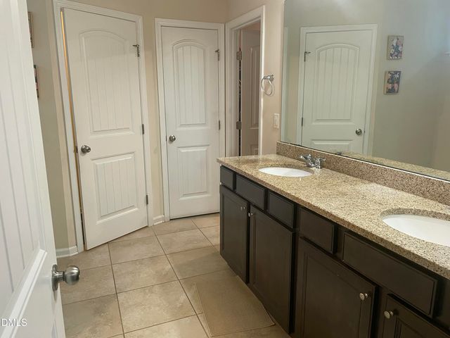 920 Cozy Oak Avenue, Cary, NC 27519
