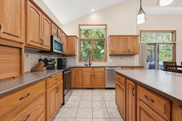 1299 St Patrick Way, Sun Prairie, WI 53590