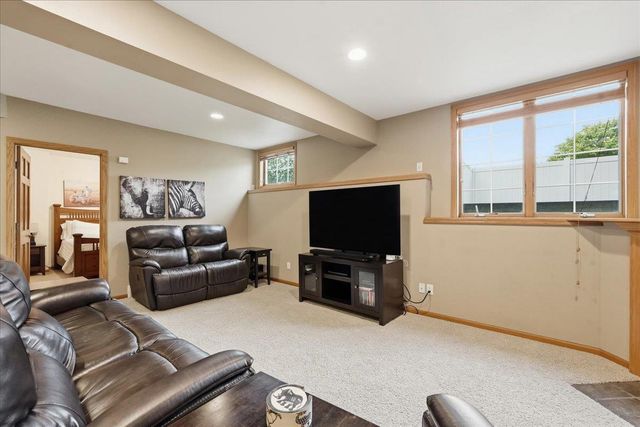 1299 St Patrick Way, Sun Prairie, WI 53590