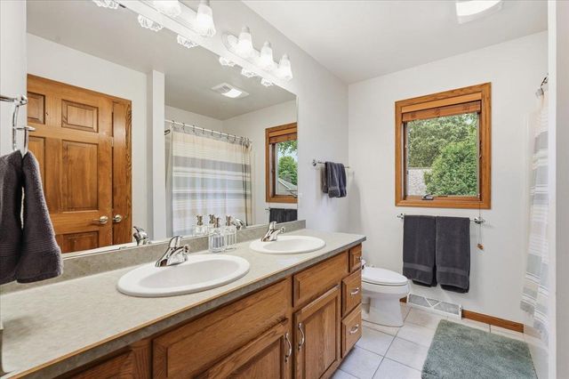1299 St Patrick Way, Sun Prairie, WI 53590