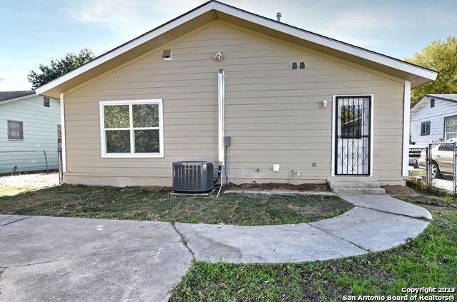119 PHARIS ST, San Antonio, TX 78237