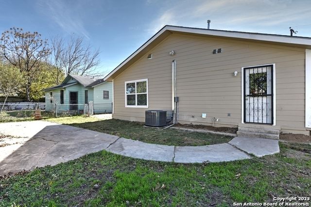 119 PHARIS ST, San Antonio, TX 78237