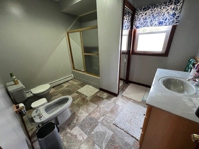 1657 Meridian St, Fall River, MA 02720