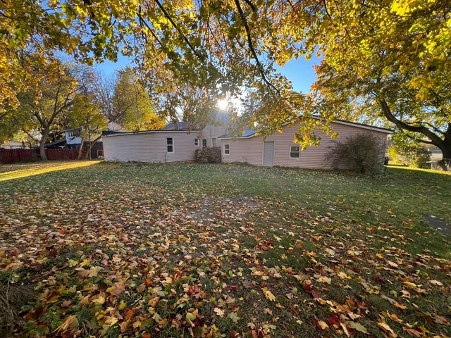 412 N Darling Avenue, Fremont, MI 49412