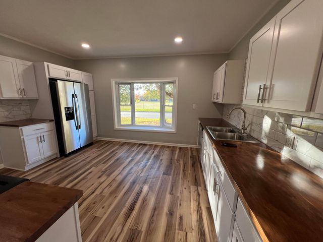 412 N Darling Avenue, Fremont, MI 49412