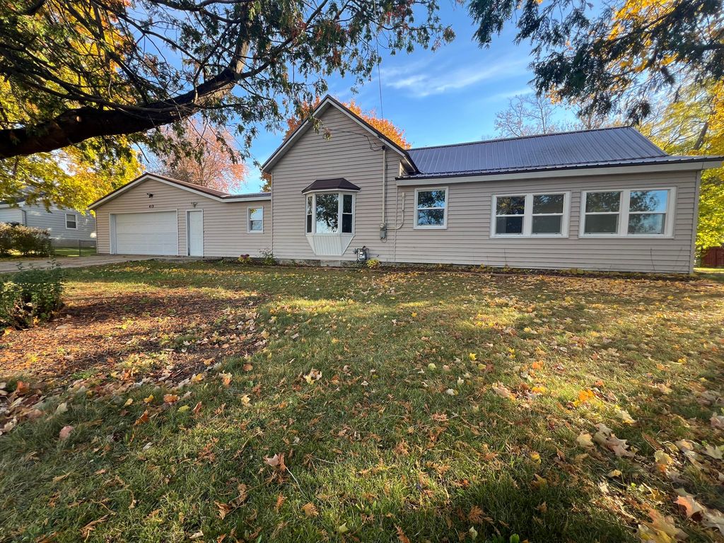 412 N Darling Avenue, Fremont, MI 49412
