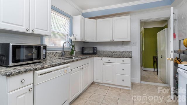 7816 E Lane Drive, Charlotte, NC 28212