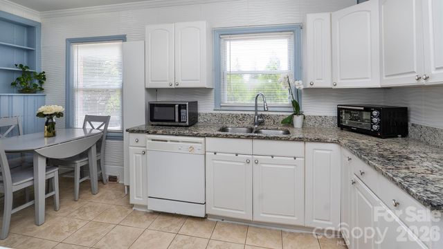 7816 E Lane Drive, Charlotte, NC 28212