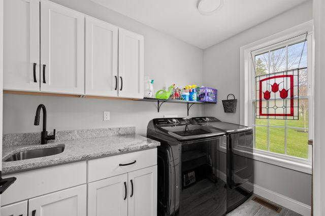 22 Darwin Place, Laconia, NH 03246