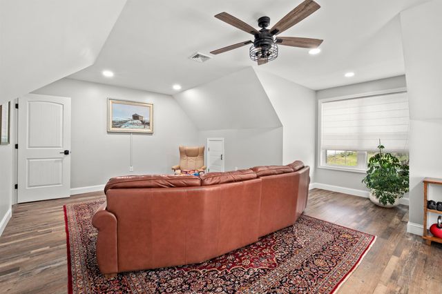 22 Darwin Place, Laconia, NH 03246