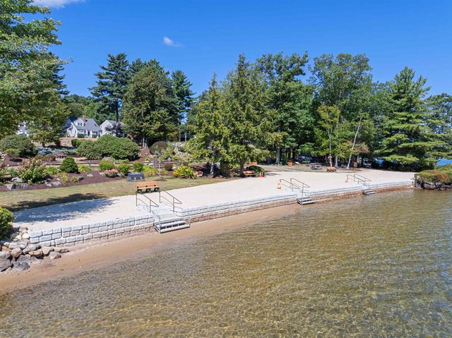22 Darwin Place, Laconia, NH 03246