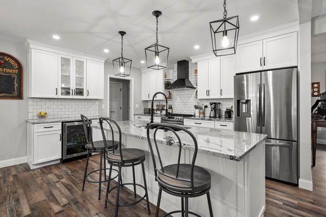 22 Darwin Place, Laconia, NH 03246
