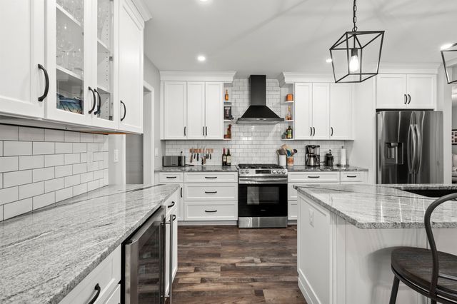 22 Darwin Place, Laconia, NH 03246