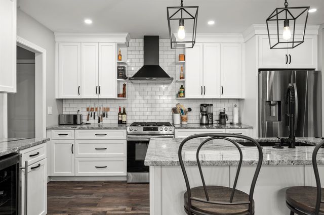 22 Darwin Place, Laconia, NH 03246