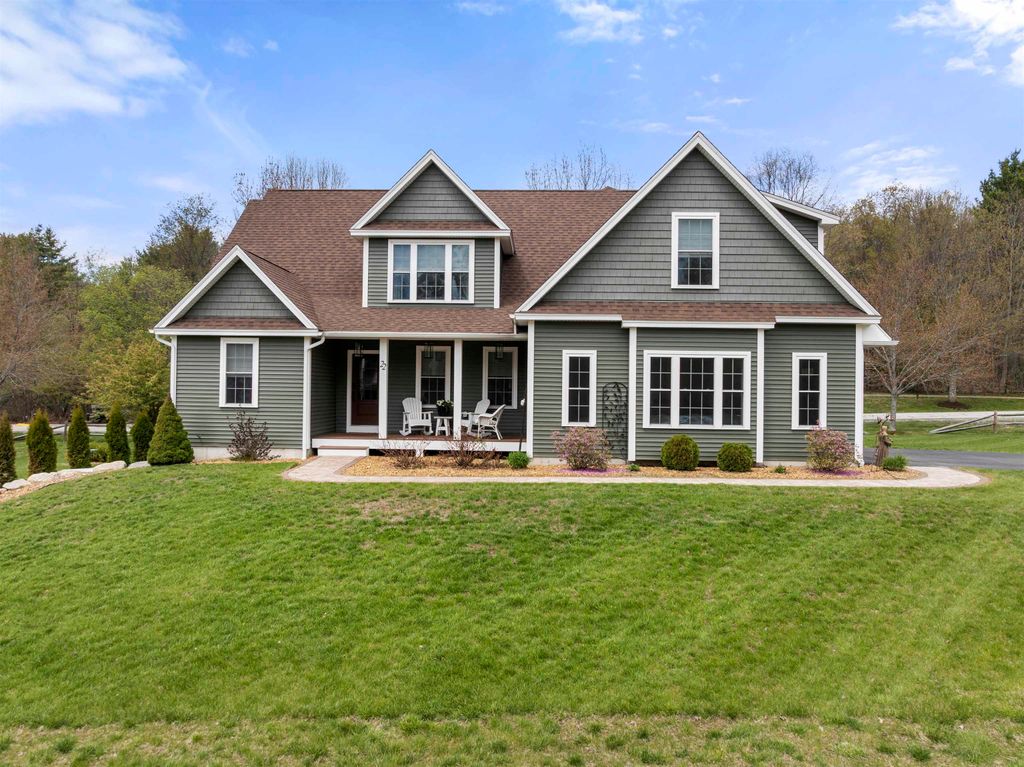 22 Darwin Place, Laconia, NH 03246